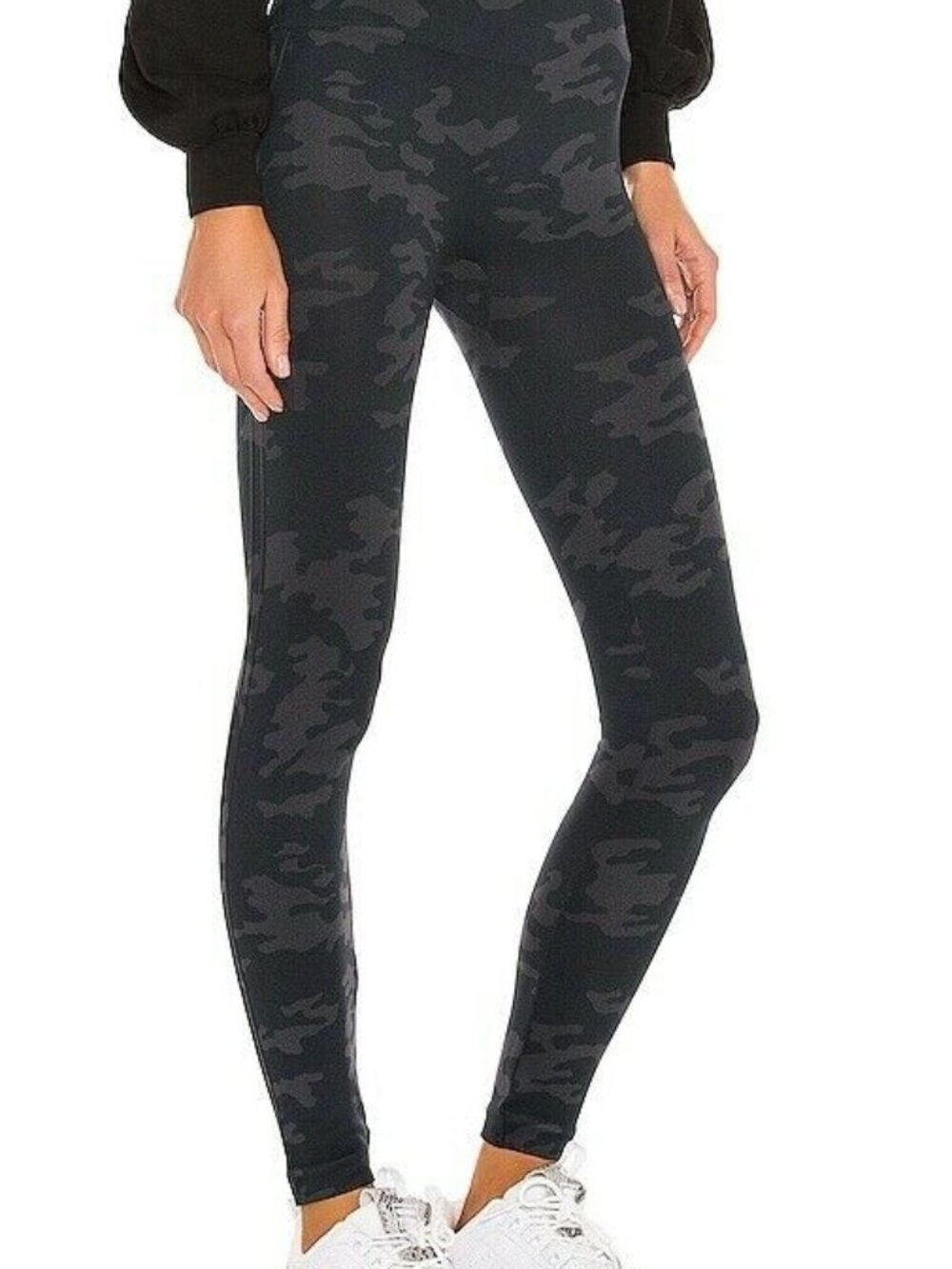 $78 SPANX Look at Me Now Seamless Leggings Black Camo Stretch EUC High Waist M